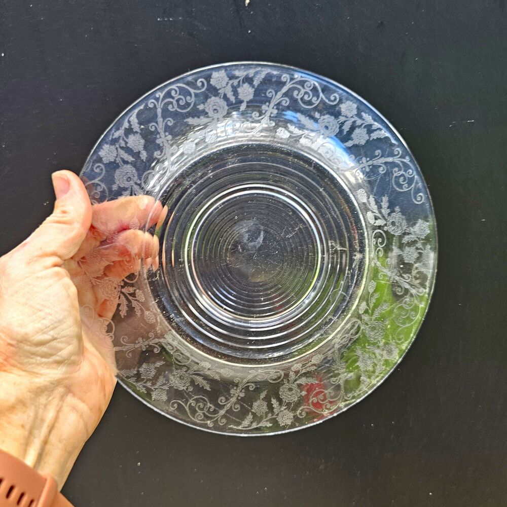 Unmarked Clear Etched Floral Scroll Border 9" Round Glass Plate One-Piece
